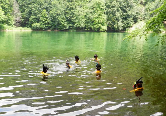 Eco Diving Youth Center Volunteers Conduct Cleanup at Qaranohur Lake